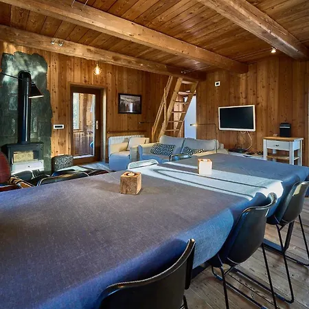 D'alpage Larose 木屋 瓦托内切